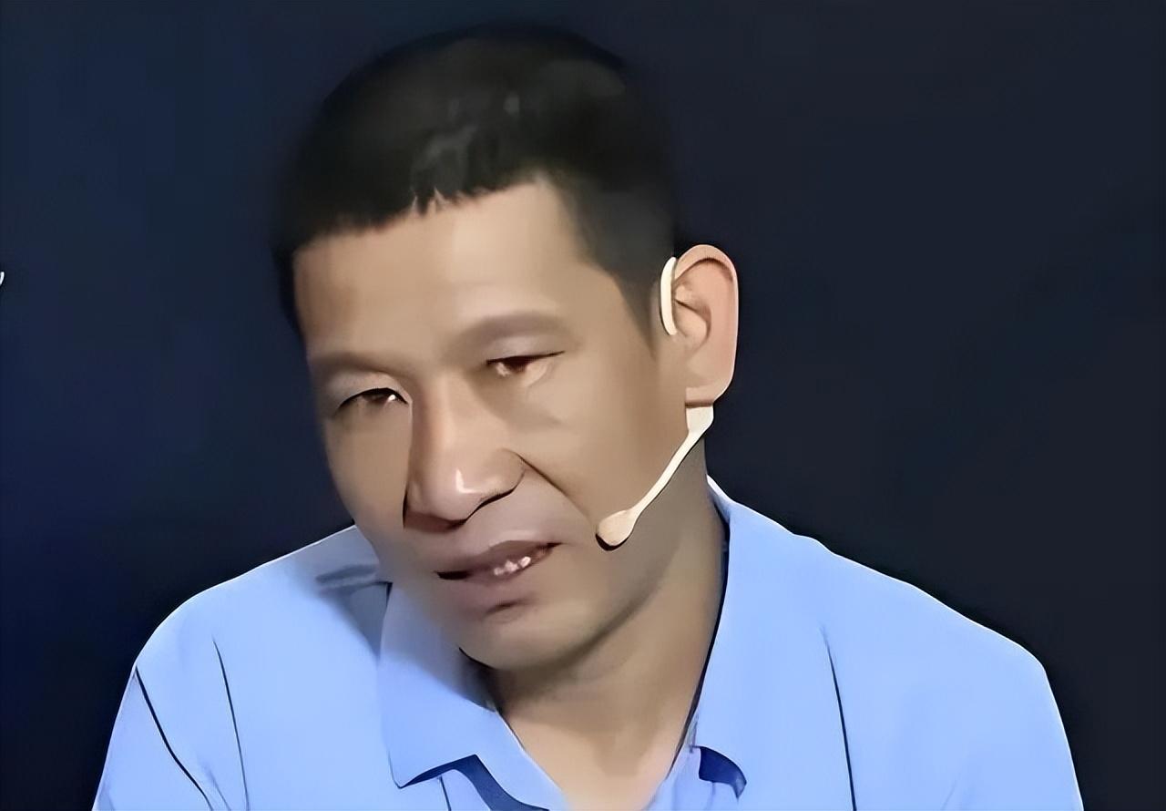 2010年丈夫带回脑瘫弃婴,为治病欠债百万,却发现和丈夫越长越像