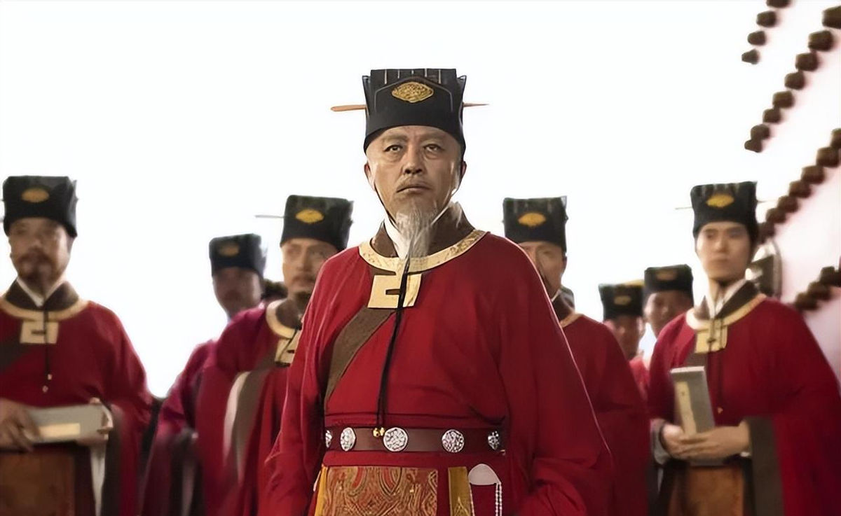 宇文融的政敌们大肆宣扬他的罪状,称他狂妄自大,目无君上,贪污受贿