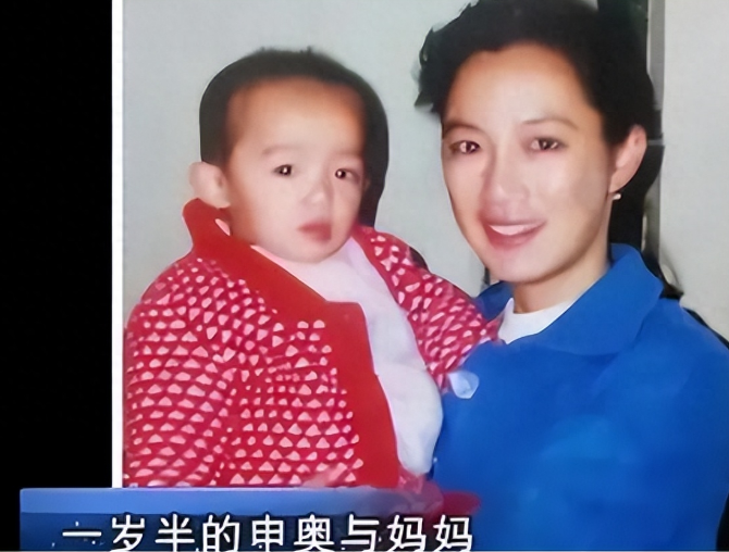 回顾《地下交通站》华丽配角:牛人数不过来,客串的成相声界大佬