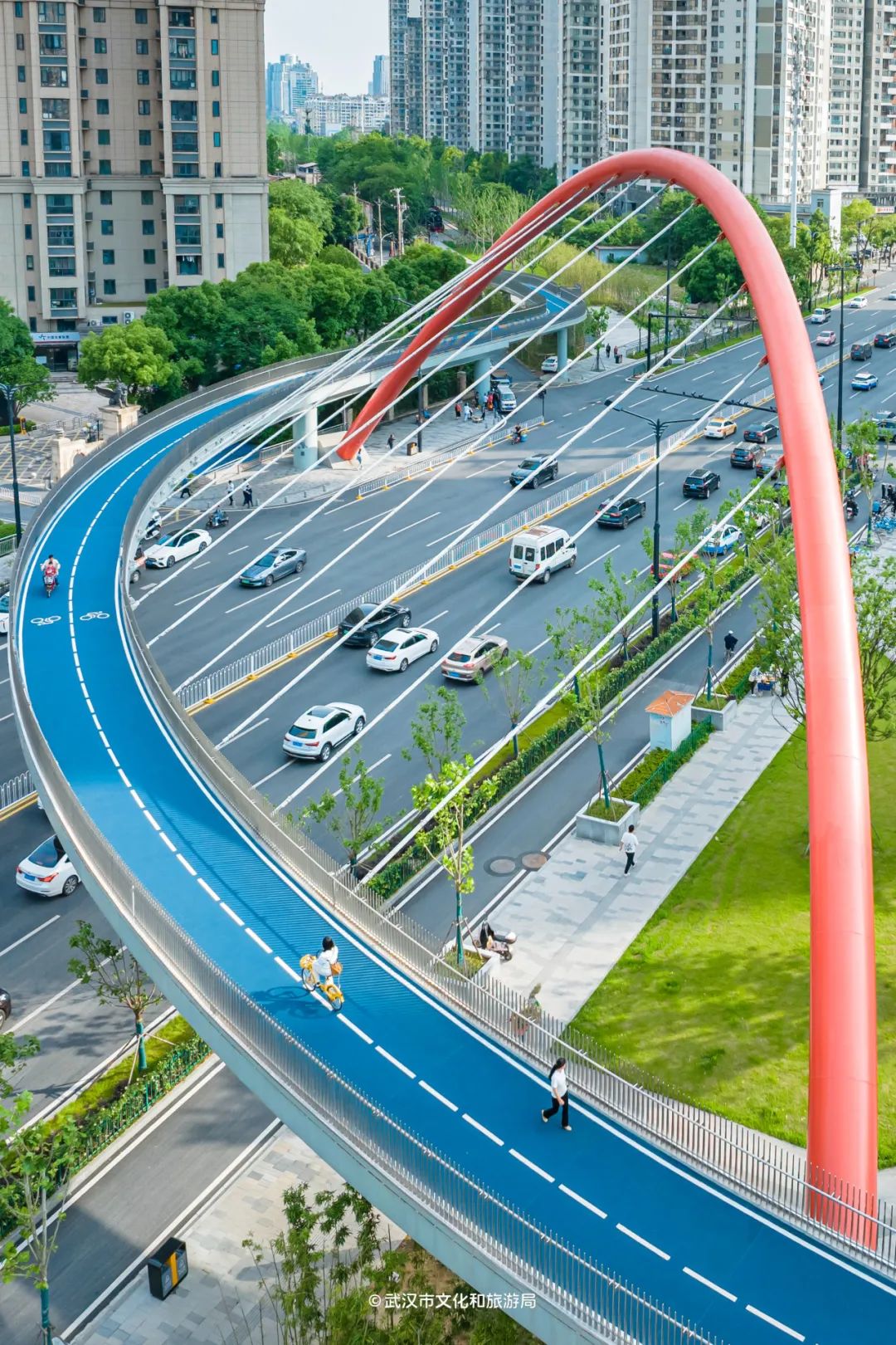 武汉首条空中骑行道,就在江边,风景绝了!