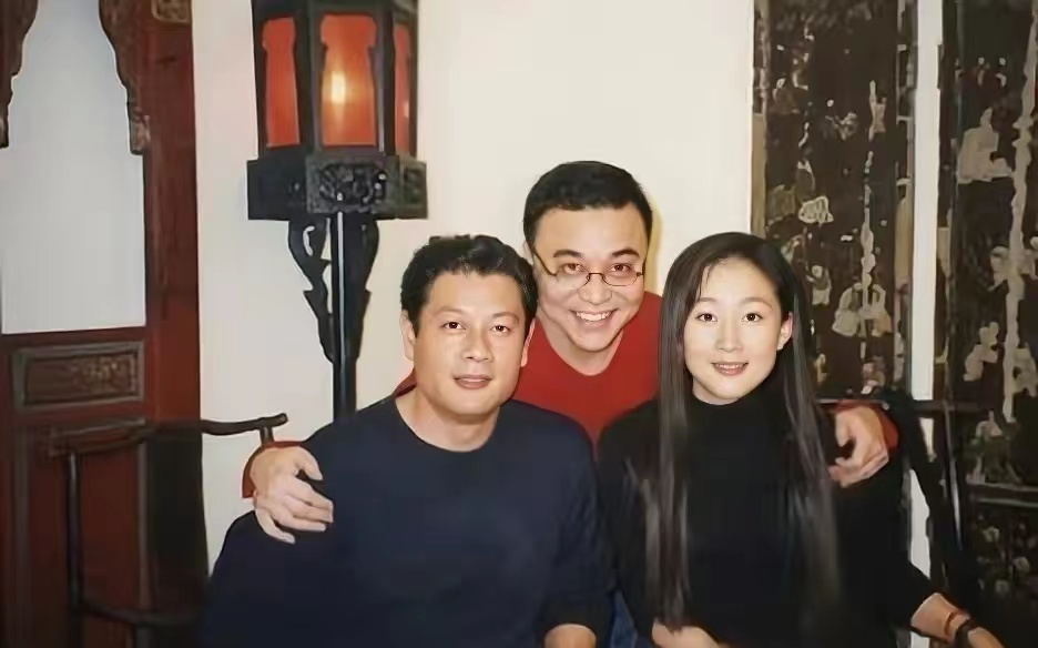 回顾巫刚:和赵英结婚15年无儿无女,却和不婚不育的陈瑾相守20年