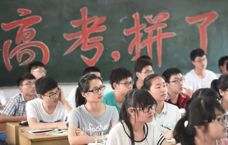 回顾:河南女孩高考违规答题,文综0分,总分114分,结局如何?