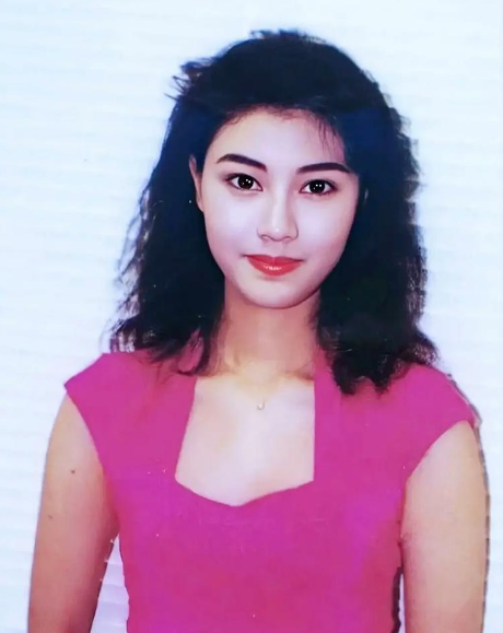 多少亿都救不了李嘉欣的儿子,母子共浴接吻,怎么当妈的?