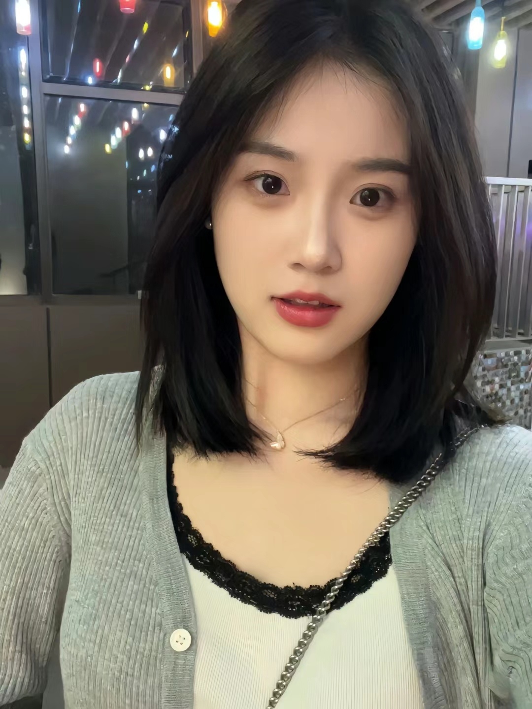 超美锁骨发,修颜减龄气质炸裂