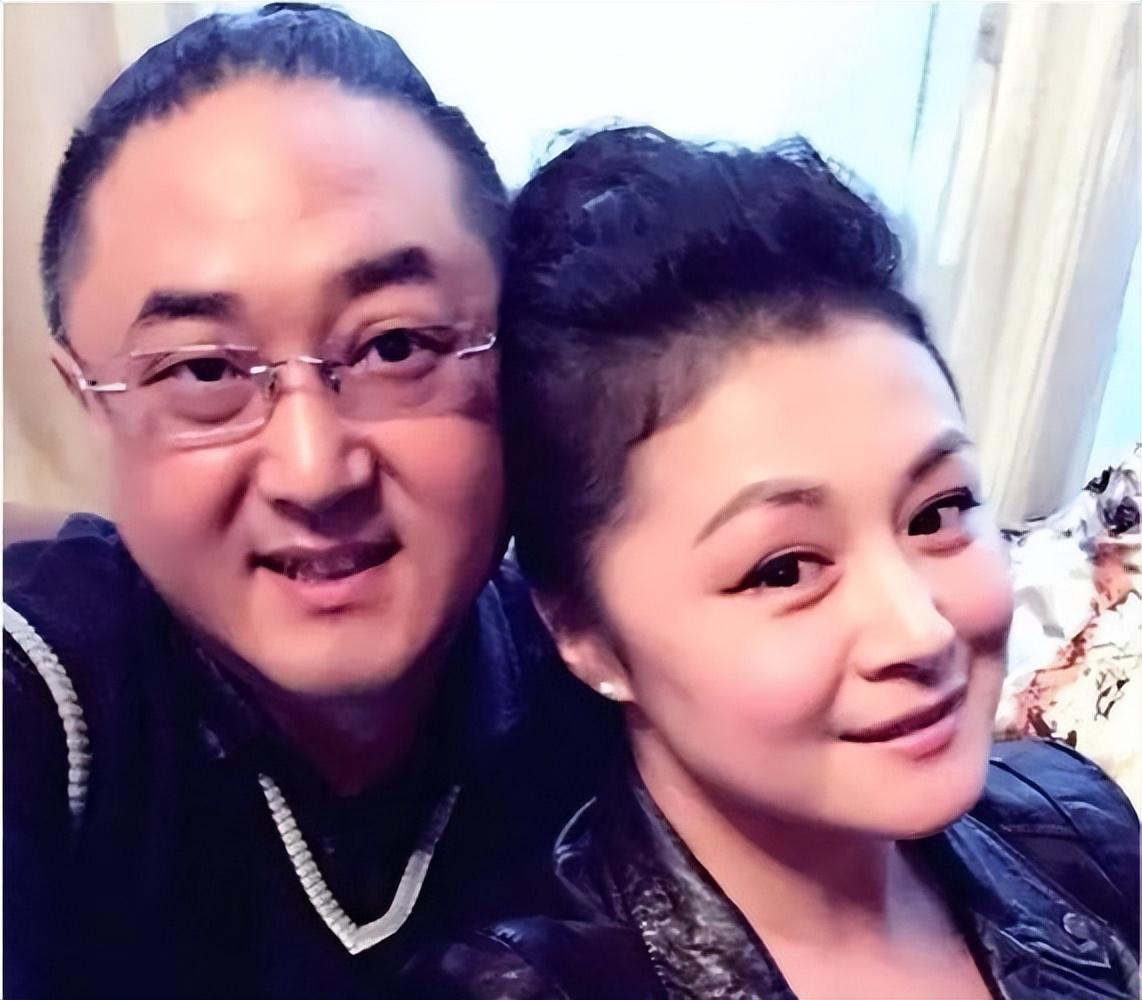 回顾于月仙离世后,丈夫张学松放弃上亿遗产,他的一句话令众人心疼