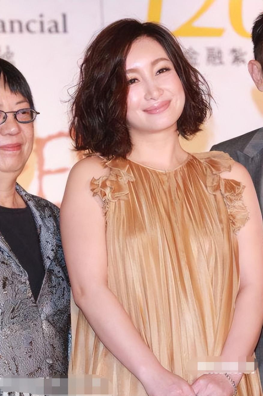 回顾秦海璐:帮丧子丧夫的婆婆走出伤痛自己病了,婆婆将她当女儿