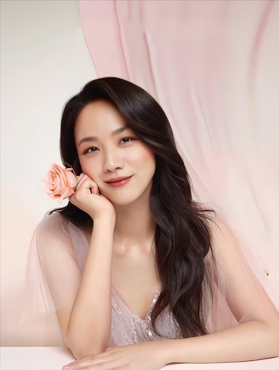 百想奖:宋钟基坐冷板凳,宋慧乔扬眉吐气,汤唯美得出众