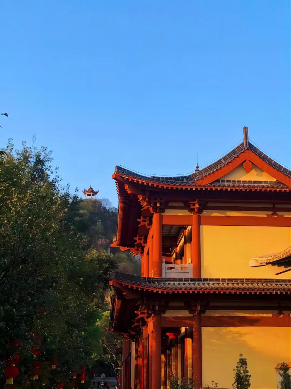 贵港的南山寺可是一座有着千年历史的古寺呢.