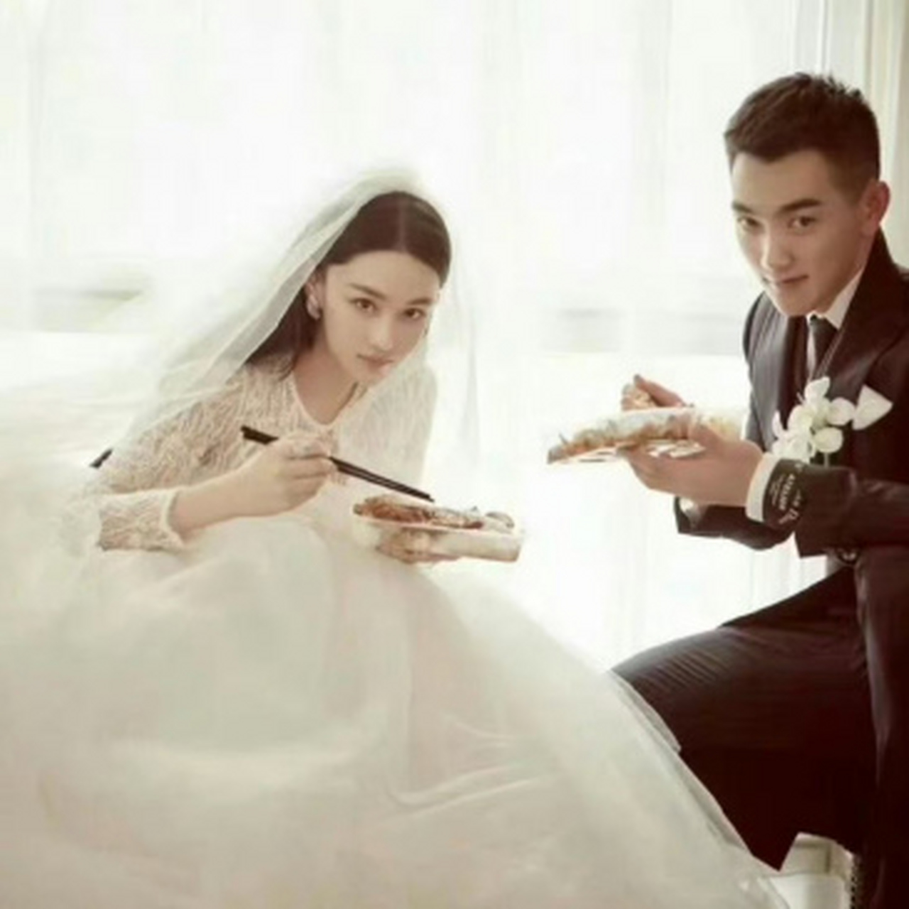 热点引擎计划# 这是我见过张馨予婚礼上最自然的一幕,新娘新郎与大家