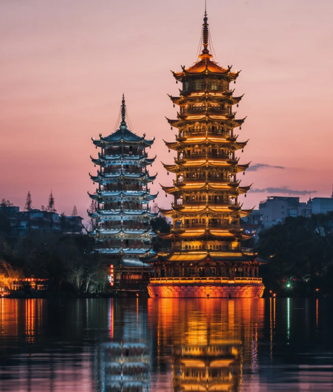 广西十大地标建筑 1,南宁国际会展中心——南宁市 2,广西新媒体中心