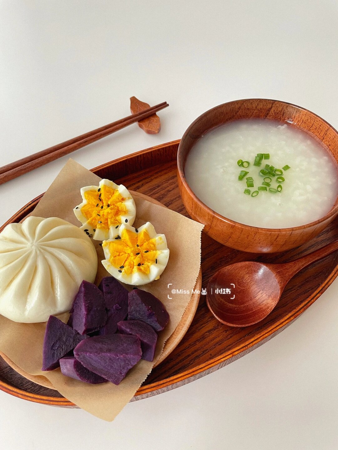 清甜白米粥 一不小心感冒了,早餐就想吃点清淡的,煮了白米粥,搭配了软
