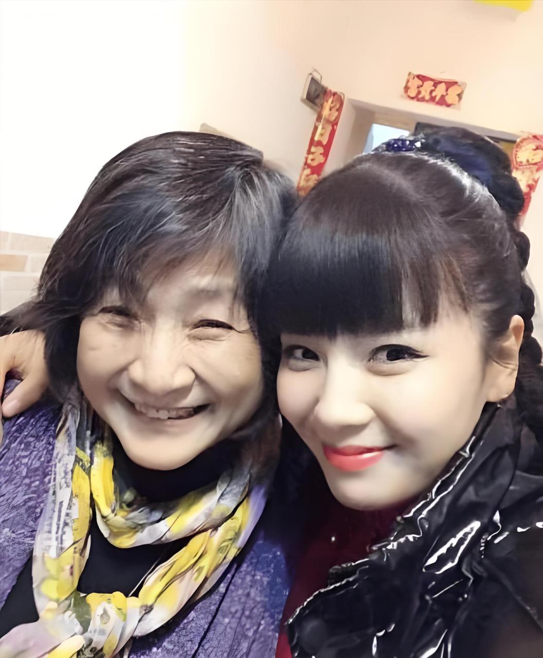 刘涛说郑佩佩身体已经不太好了#   刘涛与郑佩佩的友情在娱乐戎中