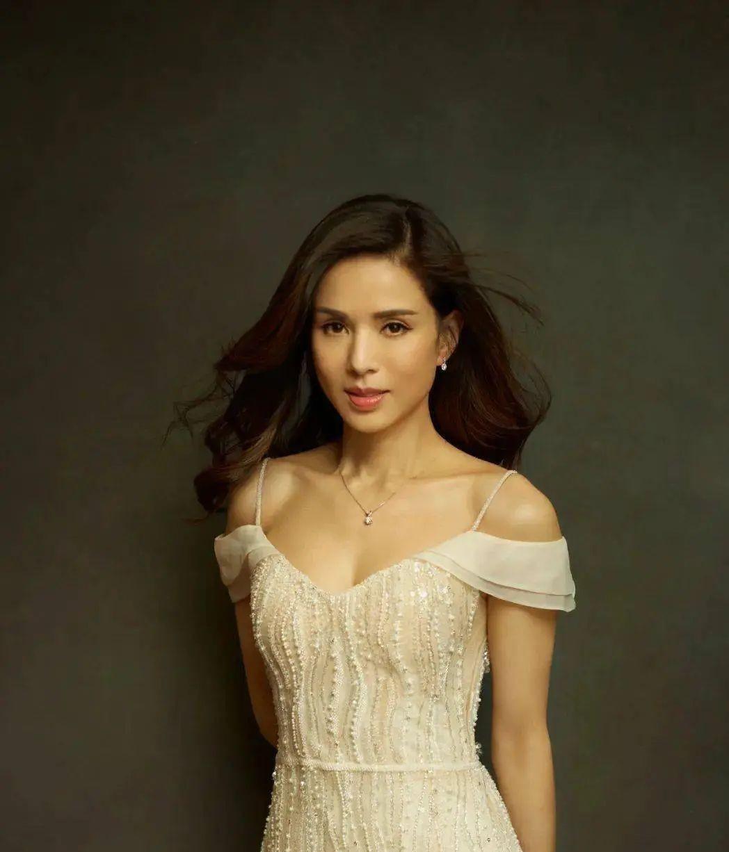 67岁张丰毅和57岁李若彤合体健身:猛男少女即视感,简直绝了