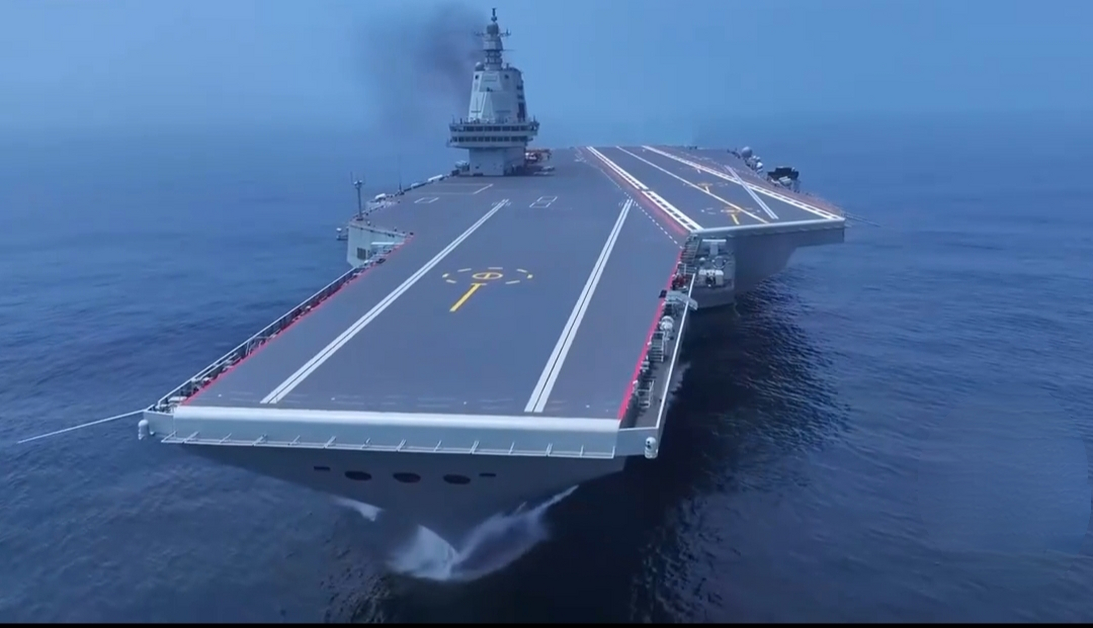 试航期间,福建舰完成了动力,电力等系统设备一系列测