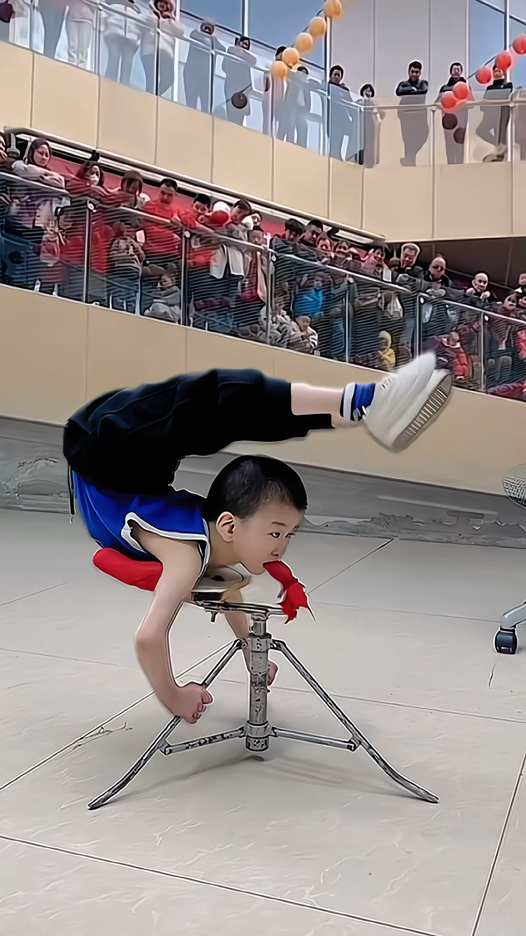 杂技柔术从小培养!