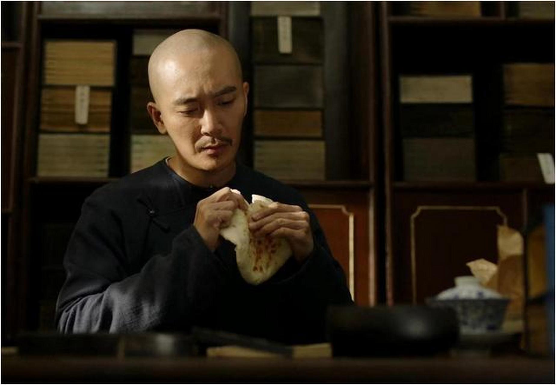 高士奇被康熙重用为南书房大臣,因他才华横溢且懂得如何成为合格臣子.