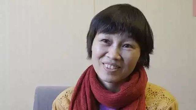 回顾:湖北女人被东北男人家暴后离婚,当保姆养活女儿,还成了作家