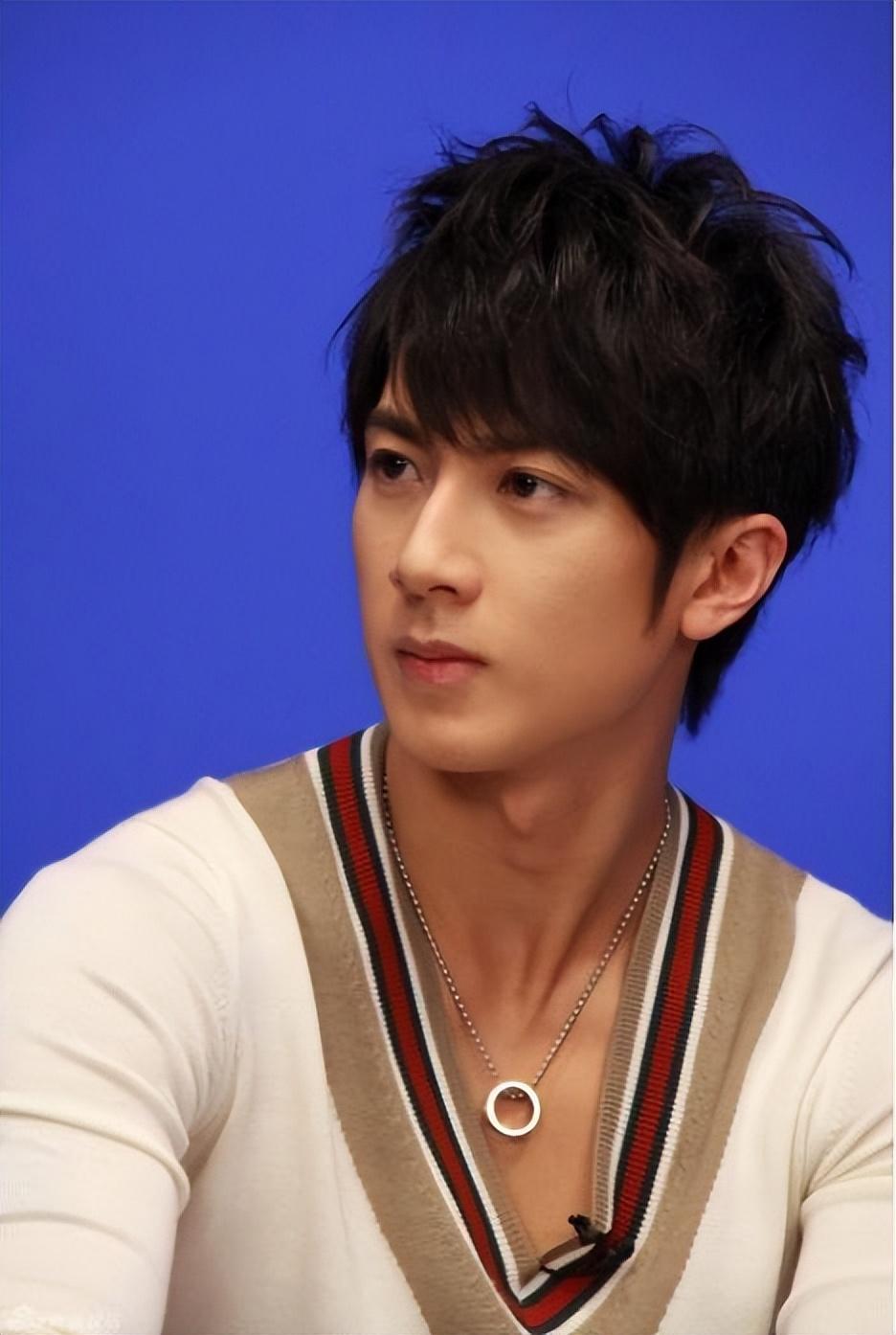 吴尊:娱乐圈"诈骗犯",结婚9年仍装作单身狂炒cp,惊呆大众