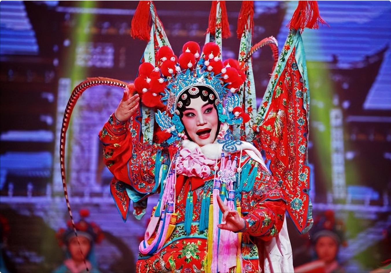 她的父亲陈金榜是常香玉的丈夫陈宪章与其前妻所生的儿子,六岁起便