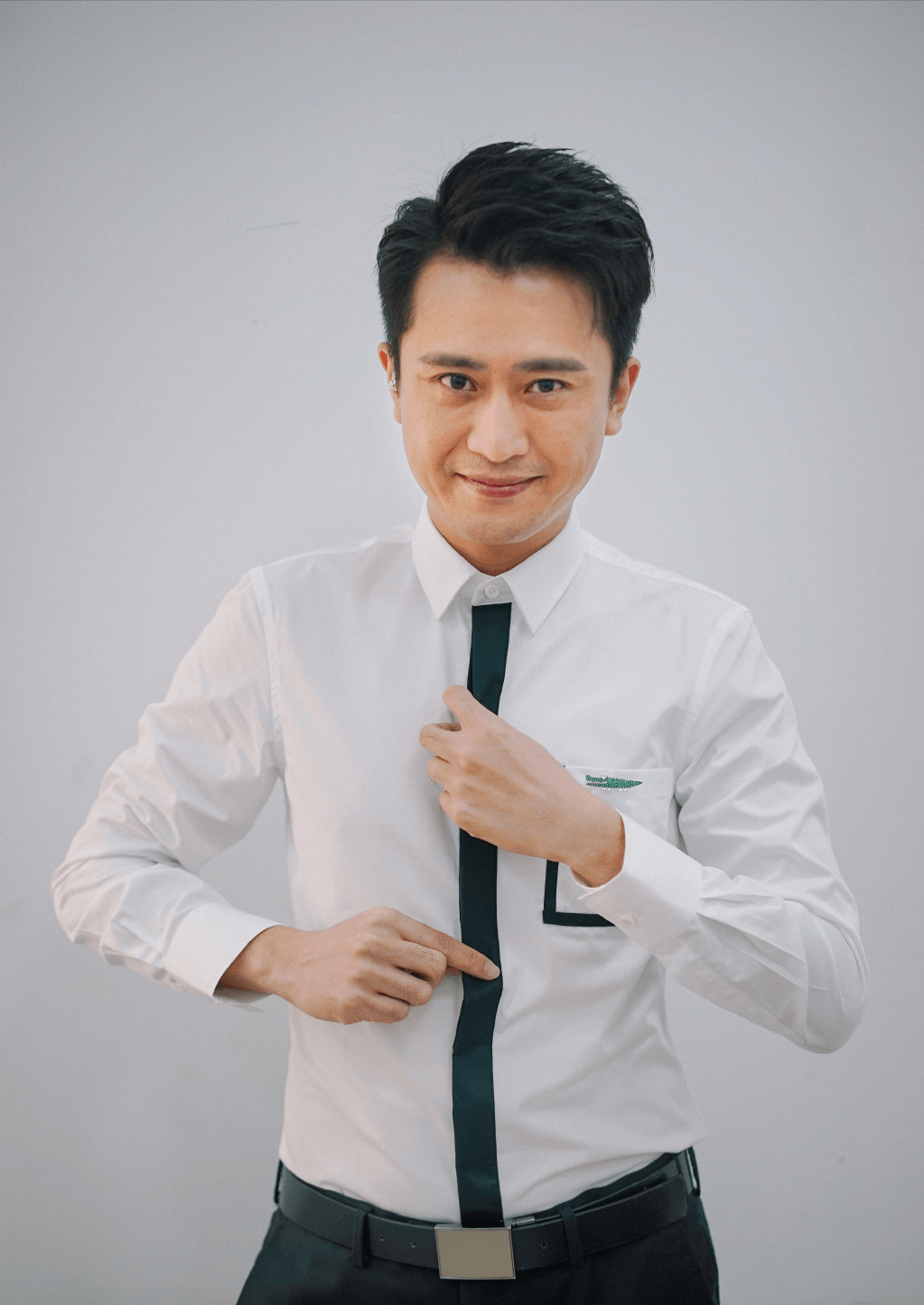 回顾央视主持人杨帆:娶青梅竹马收获幸福,如今成为"女儿奴"