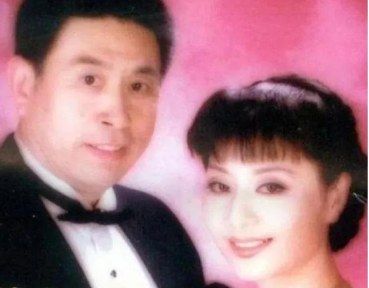 回顾殷秀梅:二婚被法国老公捧在手心,66岁无儿无女