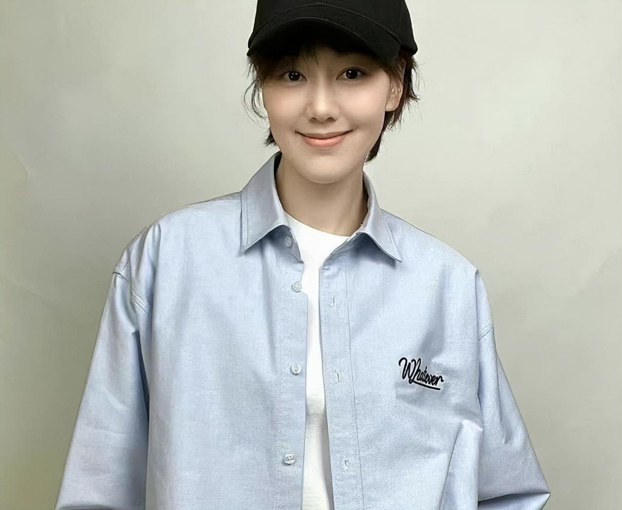 回顾央视王冠:曾和曹可凡传绯闻,38岁依旧单身,婚姻让