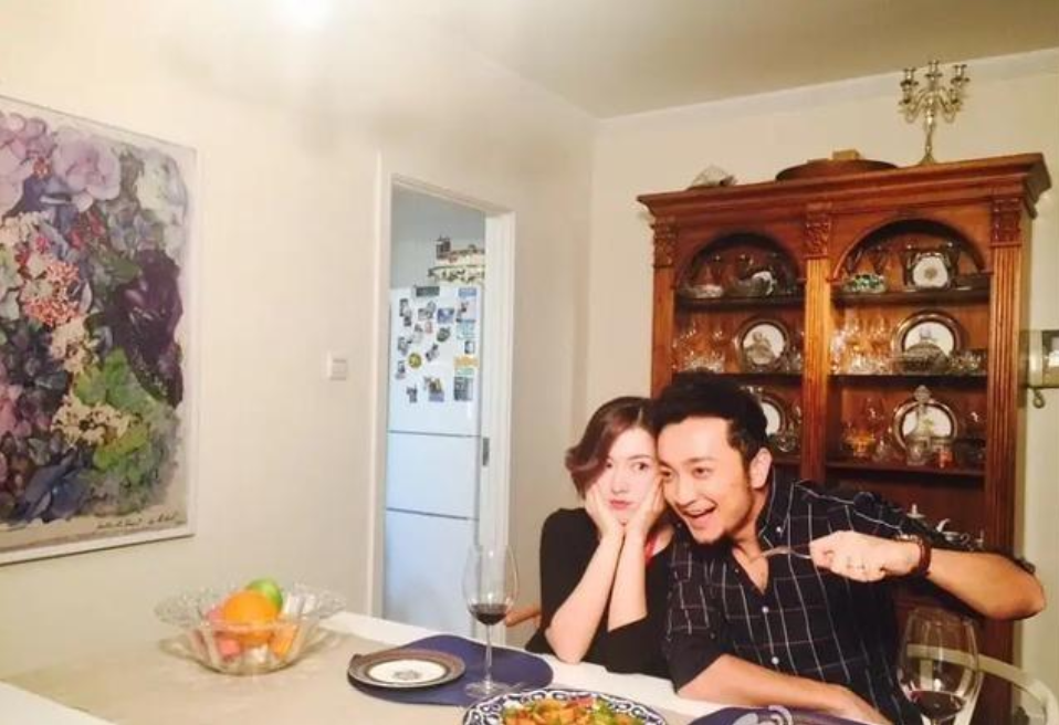 回顾尼格买提:陪同学参赛自己晋级了,陪女孩去相亲自己成了老公