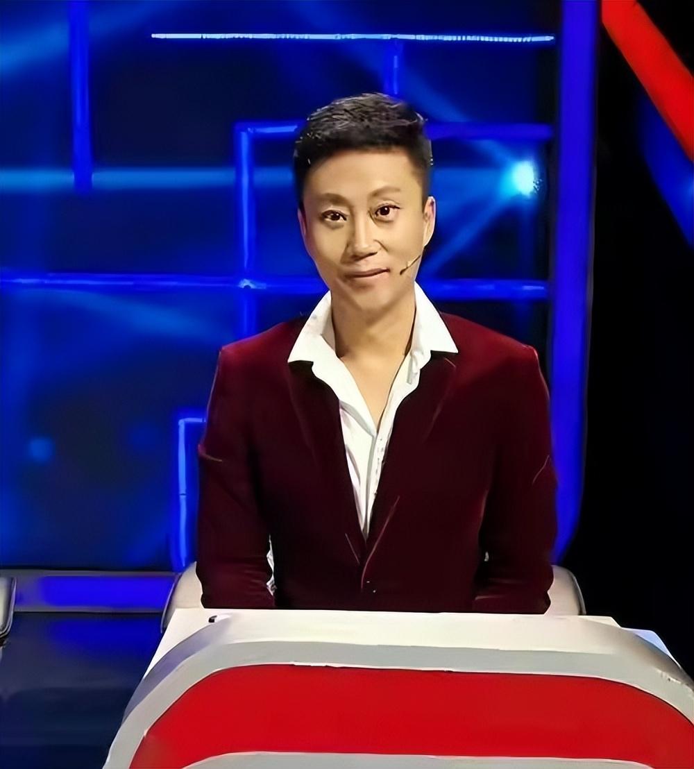 回顾耿为华:娶小14岁女粉丝,离婚那天抱着女儿痛哭,女儿成他骄傲