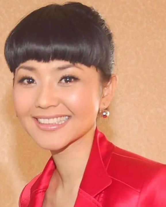 回顾主持人方琼:结婚20年只生孩子不做饭,副台长丈夫把她宠成宝