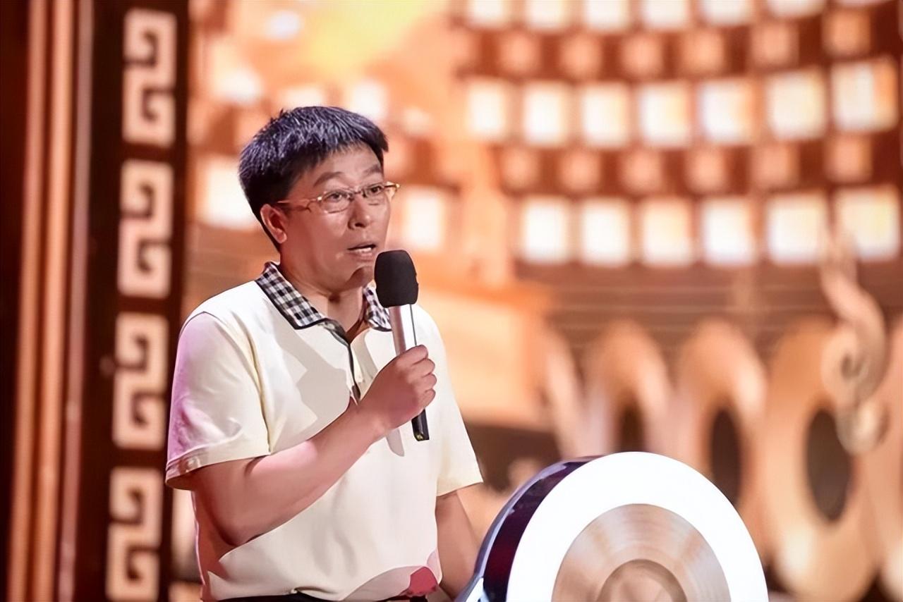 阎肃:帮儿子娶小10岁大学生,去世3年后妻儿为千万遗产闹矛盾