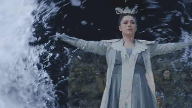 很正常,但是作为女明星,还是要注意一下身材管理的,这个"肉装龙女",恕