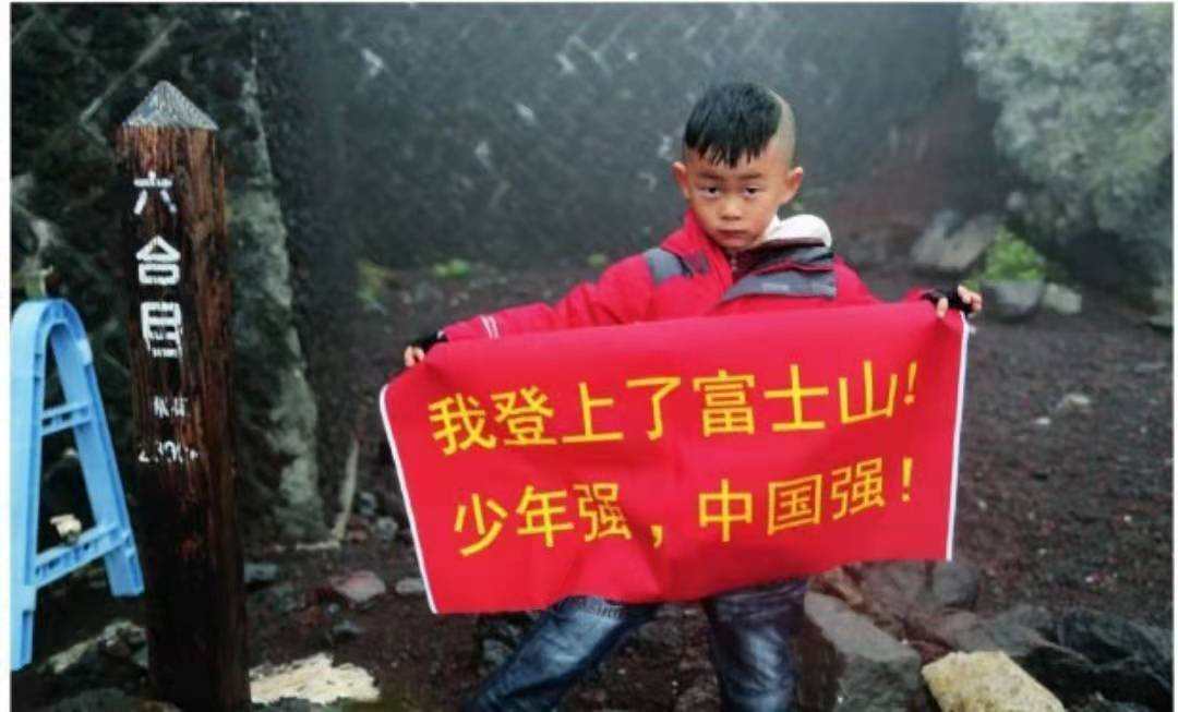 回顾:南京脑瘫儿子被爸爸带着游泳,爬山,雪地裸跑,14岁读博士