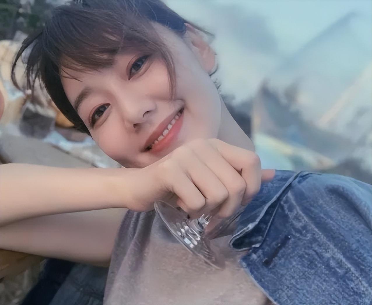 回顾央视王冠:曾和曹可凡传绯闻,38岁依旧单身,婚姻让