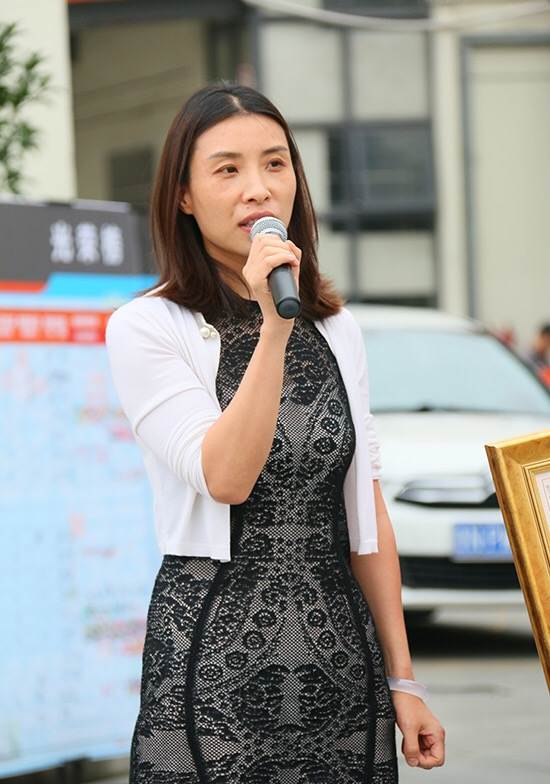 回顾:浙江女人丈夫去世,她的快递公司被马云收购,凭啥