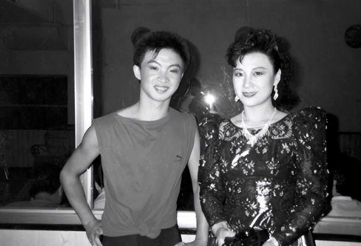 回顾金星:和妻子结婚10年,离婚时是女儿身,再婚后被丈夫宠成宝