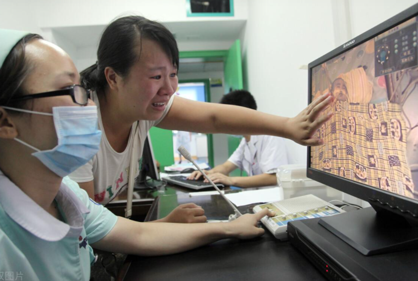 2013年4月1日早上8点,复旦大学医学院的博士生黄洋和往常一样,起床后