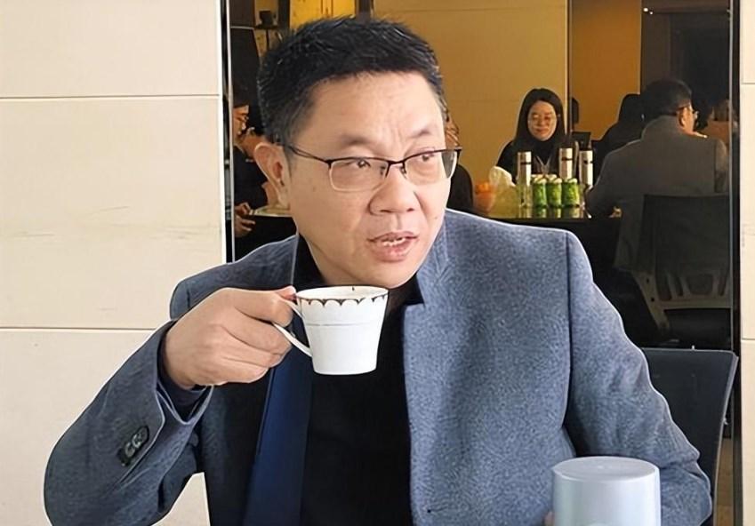 回顾"北大才子"陈生:3年分红11亿,无偿送258套别墅却