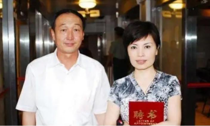 回顾央视主持李瑞英:工作28年0失误,唯独儿子坠楼让我亏欠一生