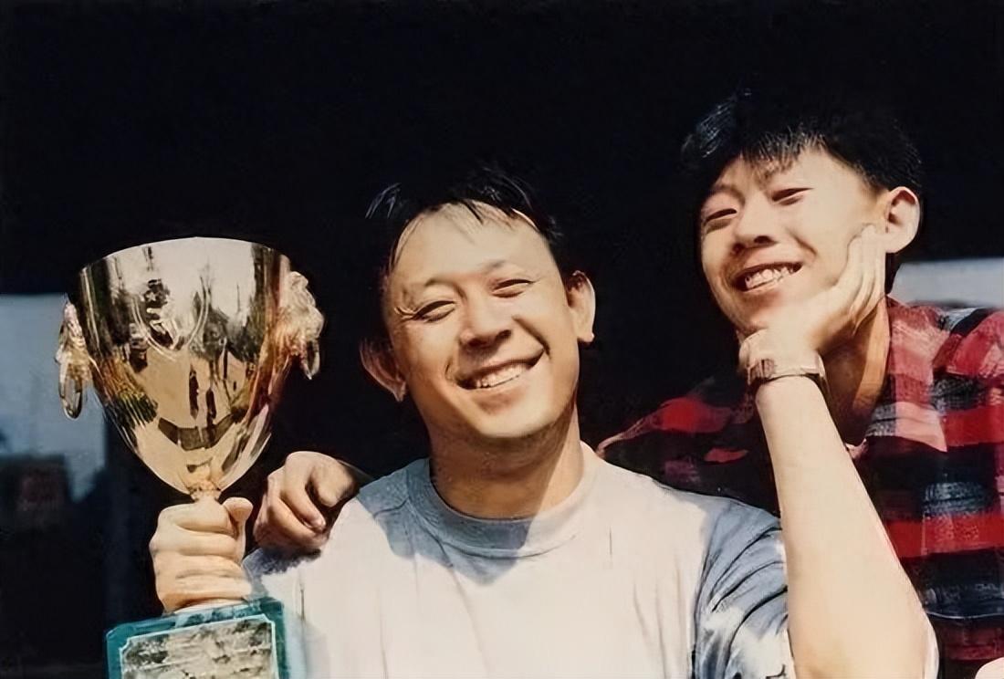 1993年,姜文打算拍自己的第一部电影《阳光灿烂的日子》,在全国范围内