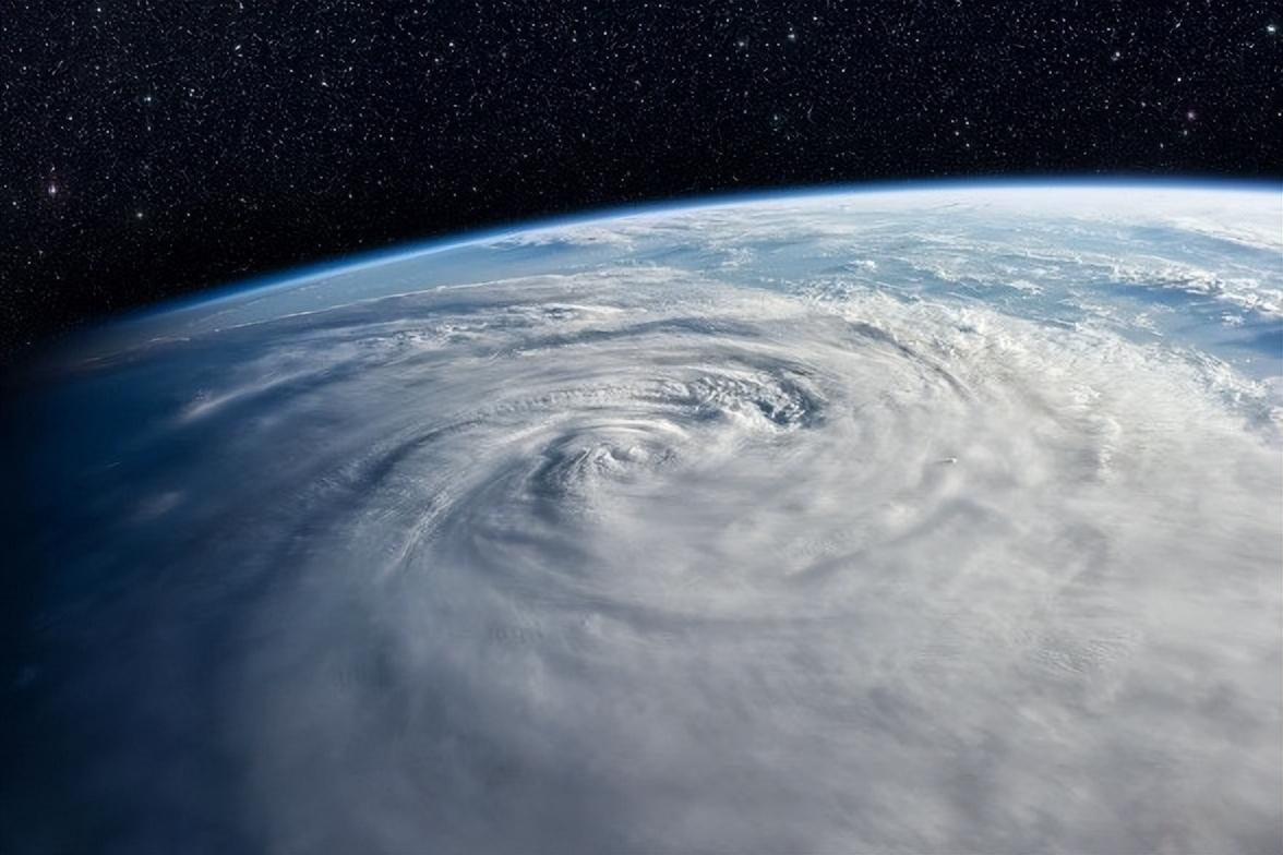 回顾:木星有多恐怖?表面的"木星之眼"产生的龙卷风比四个地球还大