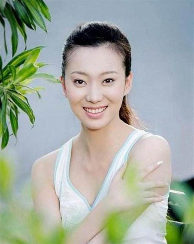 郎昆的第四任妻子,就是曾经被爆插足郎昆和马艳丽婚姻的第三者刘岩.