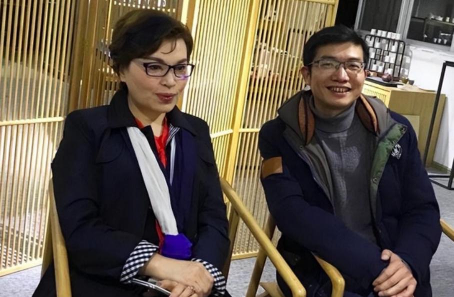 回顾央视主持李瑞英:工作28年0失误,唯独儿子坠楼让我亏欠一生