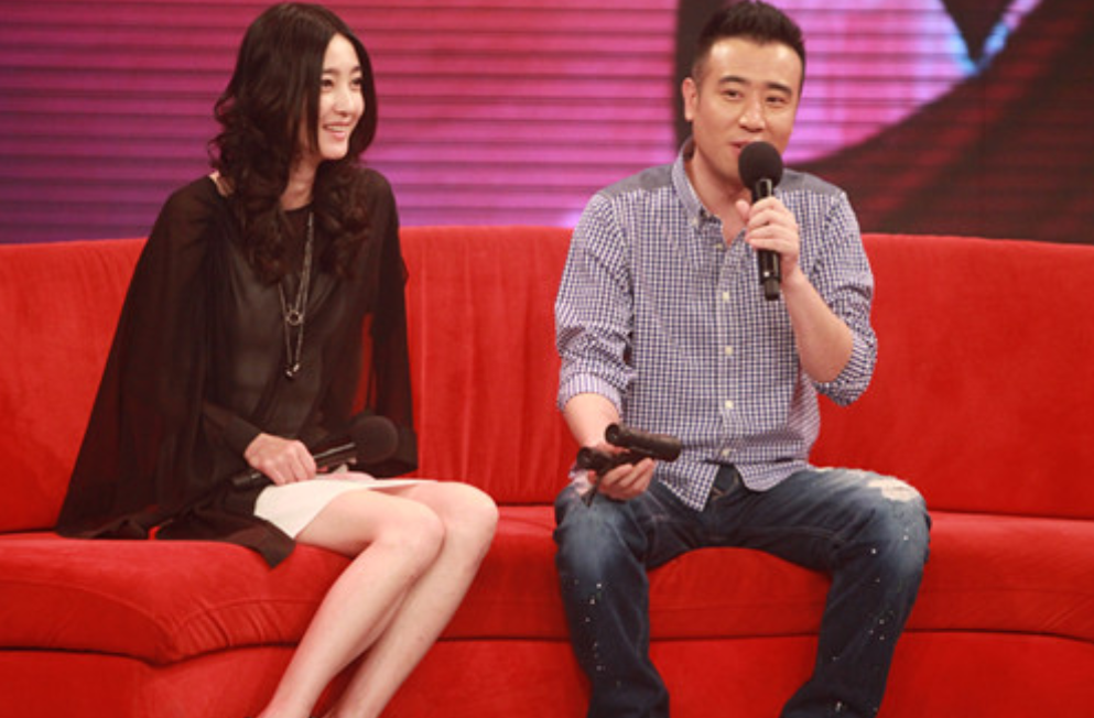 回顾著名演员于和伟:40岁大器晚成,绯闻不要紧,糟糠之妻不能丢