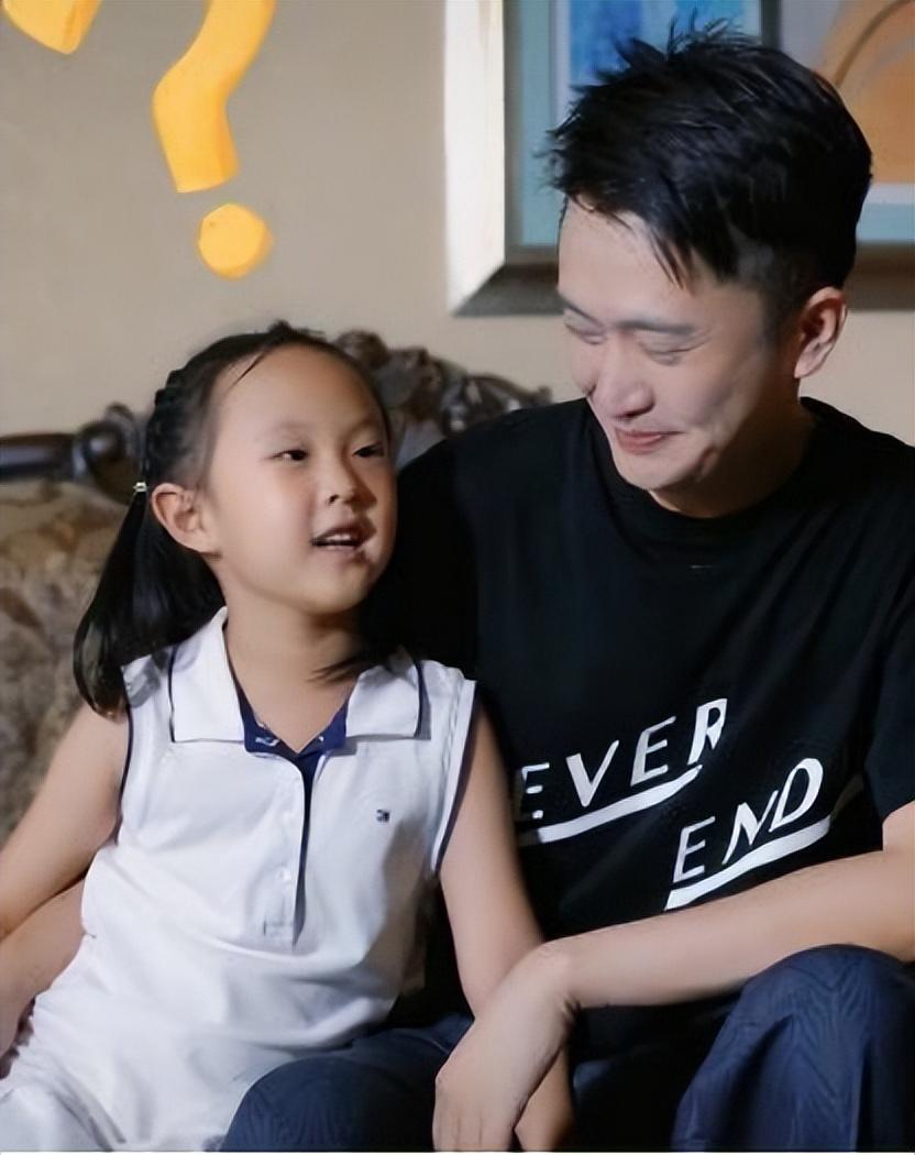 回顾央视主持人杨帆:娶青梅竹马收获幸福,如今成为"女儿奴"