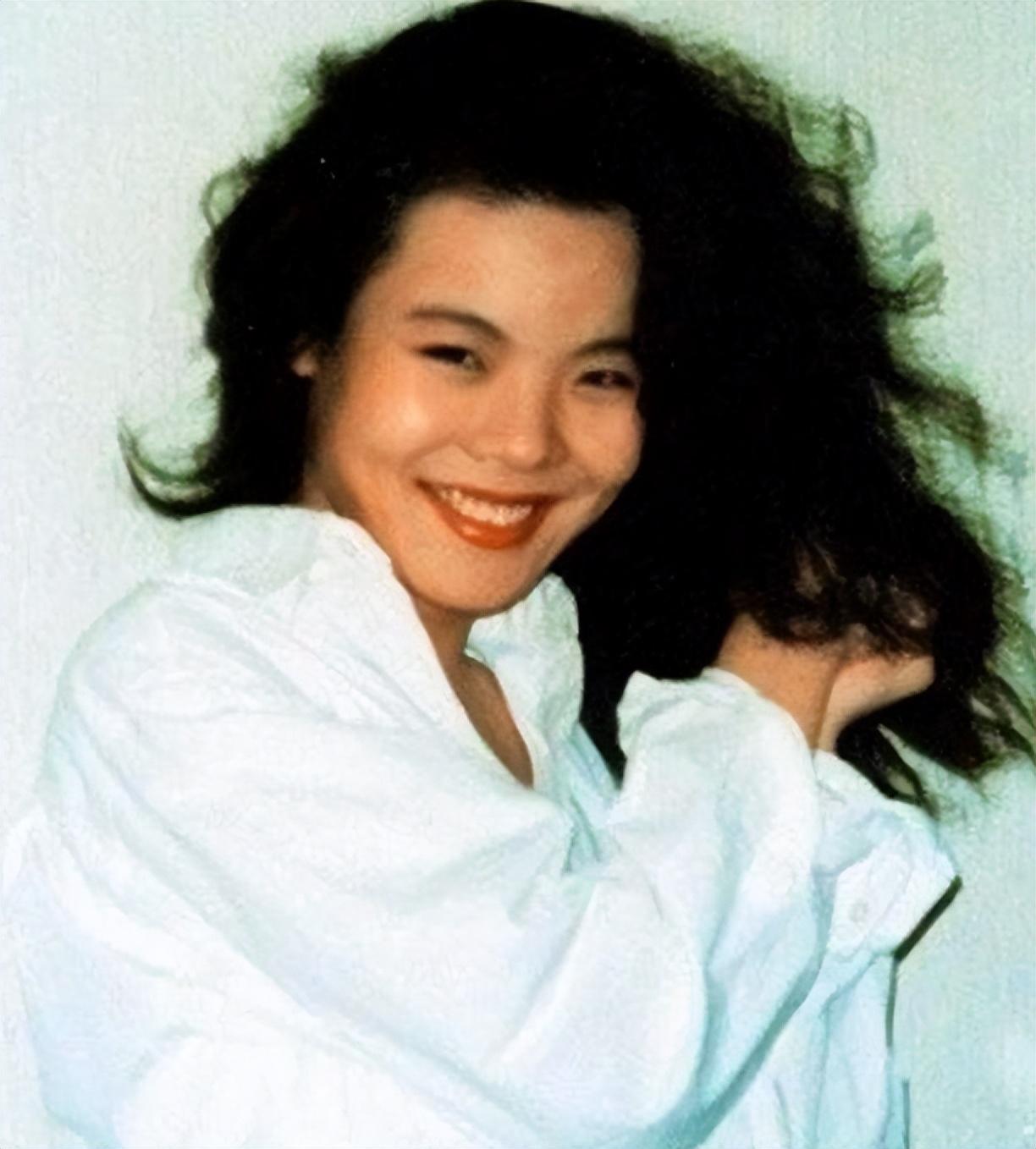 谢津:28岁洗完澡后,从23层高楼一跃而下,生前打了别人一巴掌