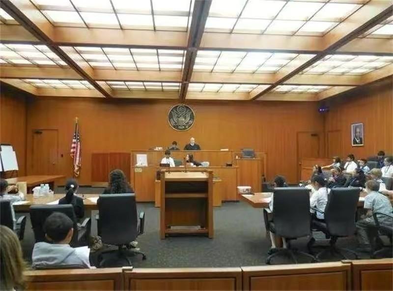 16年,上海妇女被骗到美国当保姆,一天工作18小时,惨被当狗对待