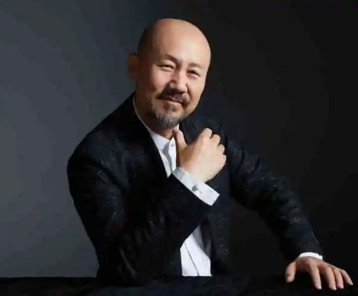 回顾腾格尔:喝酒送出去300万,6次求前妻复合被拒,小女儿成伤痛