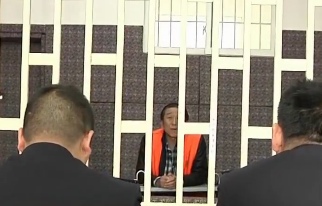 小黑熊迎来了圆满的结局,但事情到这还没结束,嫌疑人秉兴还在逃!