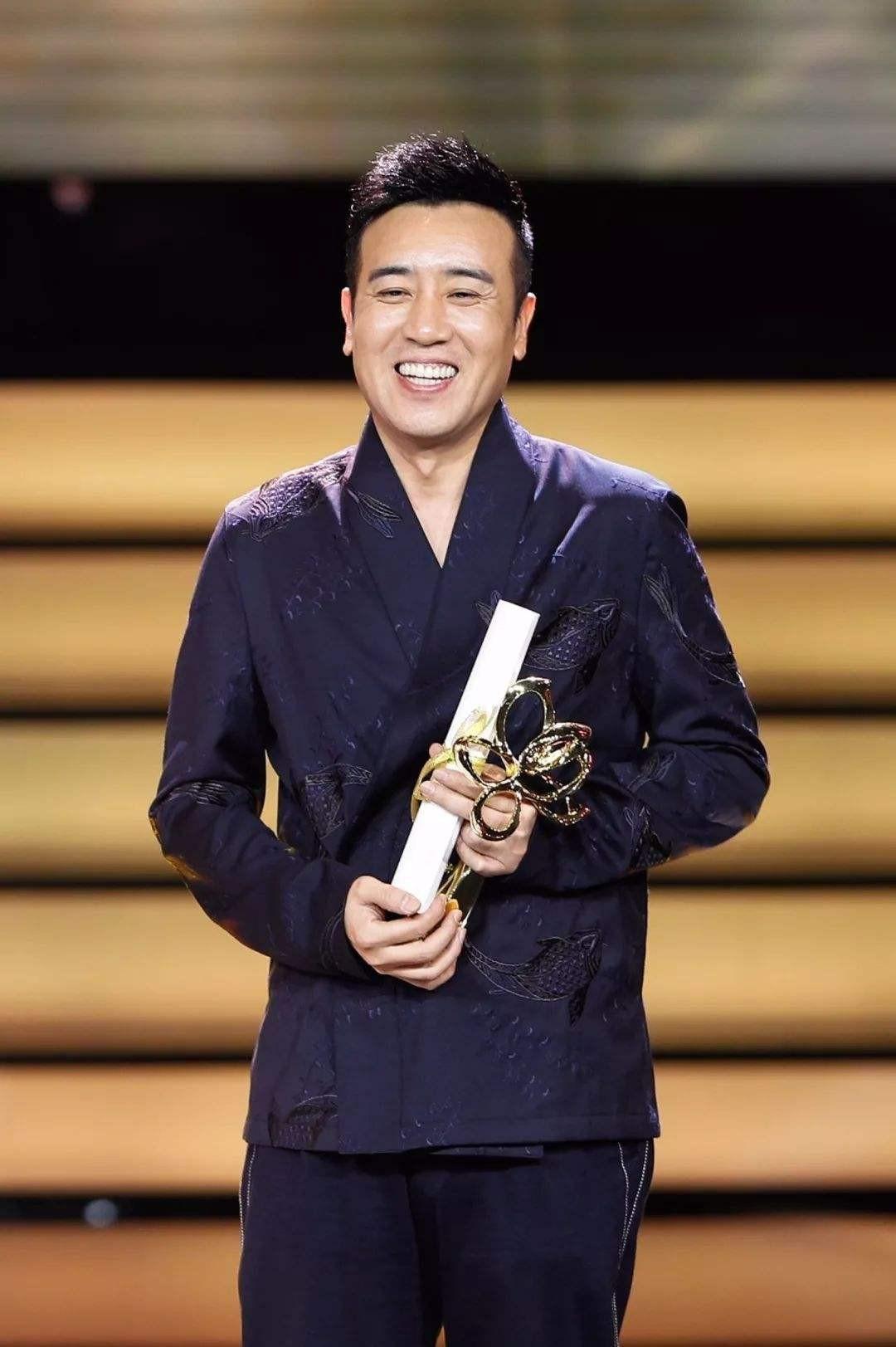 回顾著名演员于和伟:40岁大器晚成,绯闻不要紧,糟糠之妻不能丢