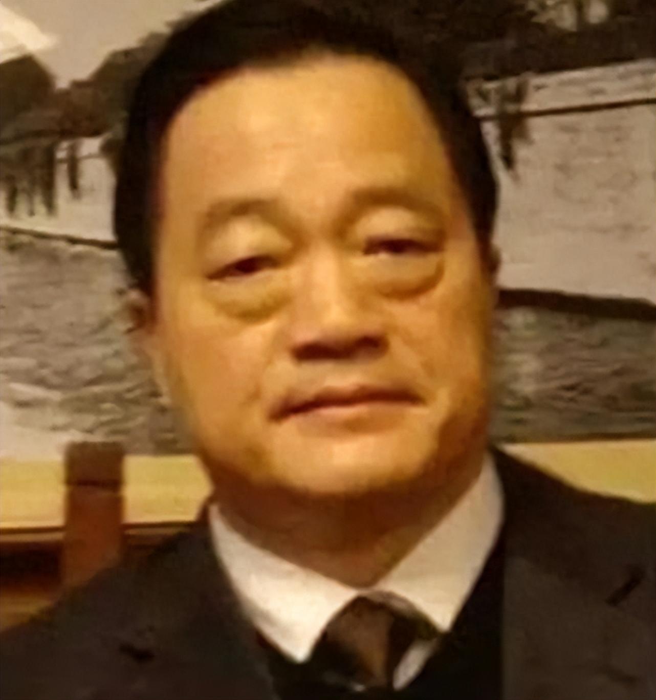 回顾张凯丽:34岁嫁给作家和丈夫相爱26年,却从不让女儿喊她妈妈